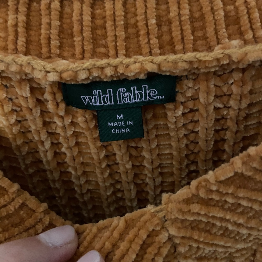 Sweater - Picture 2 of 3